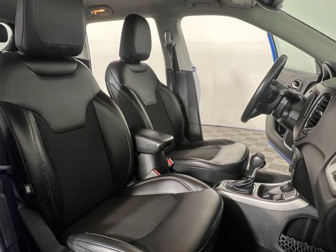 Used 2018 Jeep Compass Latitude w/ Popular Equipment Group AWD/4WD image 12