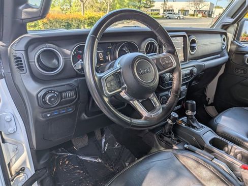 Used 2021 Jeep Wrangler Unlimited Sahara image 10