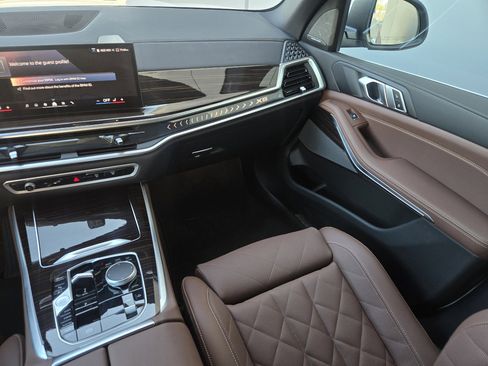 Used 2026 BMW X5 xDrive50e w/ Climate Comfort Package image 8