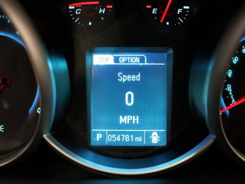 Used 2014 Chevrolet Cruze LT image 18