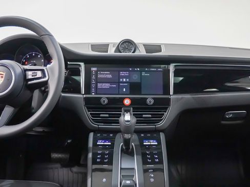 New 2026 Porsche Macan image 21