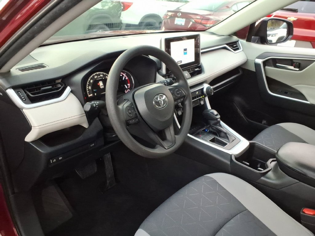 Used 2023 Toyota RAV4 XLE w/ Convenience Package FWD image 13