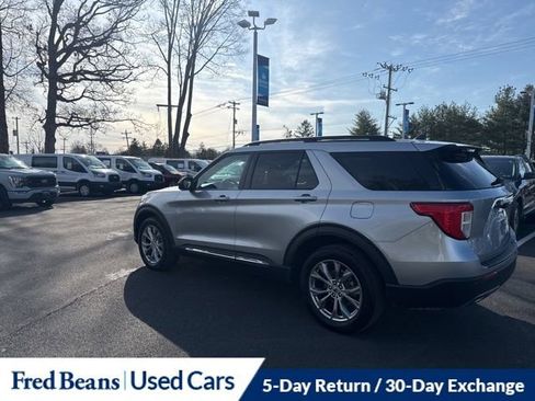 Certified 2022 Ford Explorer XLT w/ Equipment Group 202A image 5