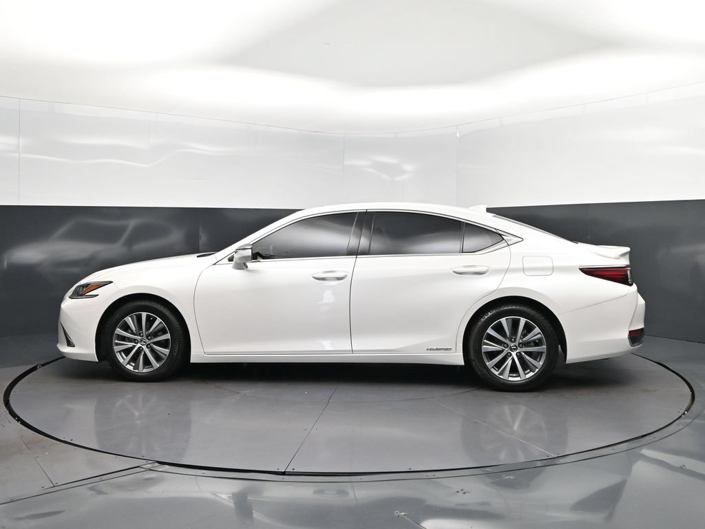 Certified 2021 Lexus ES 300h w/ Accessory Package FWD image 4