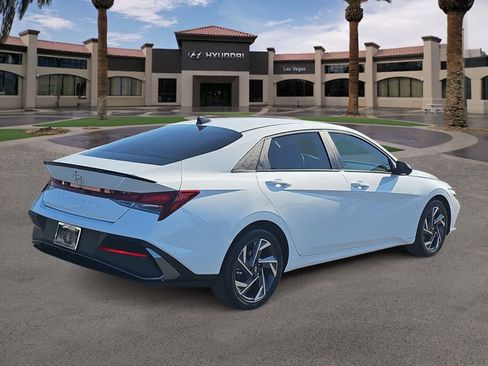 Used 2025 Hyundai Elantra Sport FWD image 8