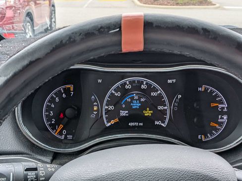 Used 2020 Jeep Grand Cherokee Altitude RWD image 11