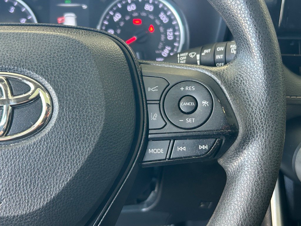 Used 2022 Toyota RAV4 XLE w/ Convenience Package FWD image 40