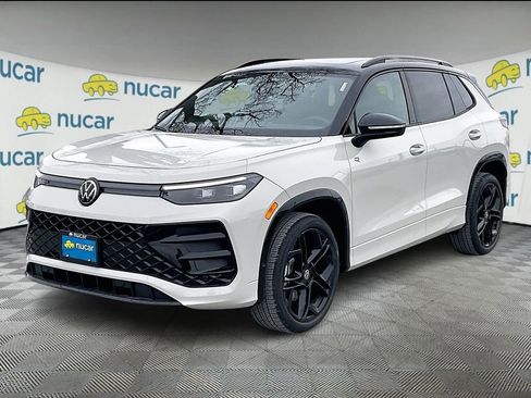 New 2026 Volkswagen Tiguan SE R-Line image 4