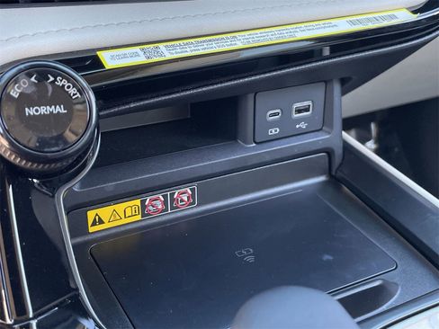 Used 2025 Lexus NX 300h AWD w/ Luxury Package image 28