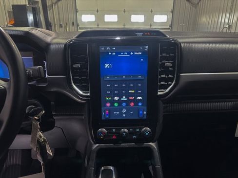 Used 2024 Ford Ranger XLT w/ Trailer Tow Package image 18