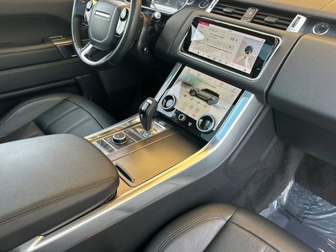 Used 2018 Land Rover Range Rover Sport SE image 19