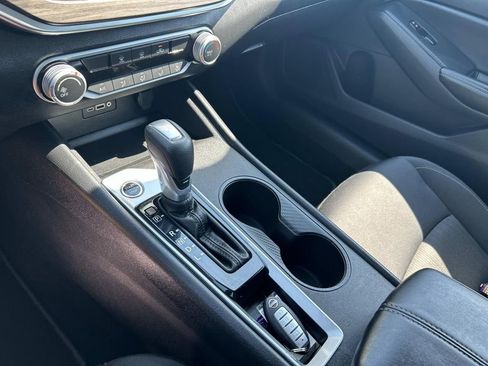 Used 2025 Nissan Altima 2.5 SV image 25