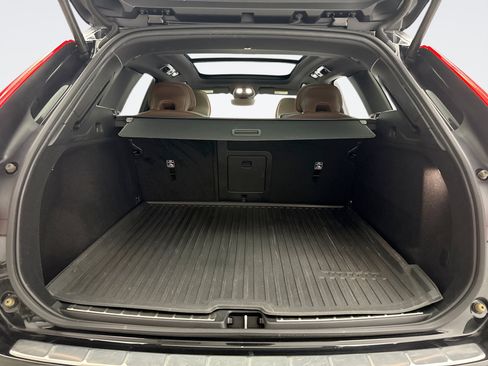Used 2023 Volvo XC60 B5 Plus w/ Climate Package AWD/4WD image 19