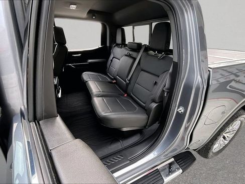 Used 2022 GMC Sierra 1500 SLT w/ SLT Premium Plus Package AWD/4WD image 22