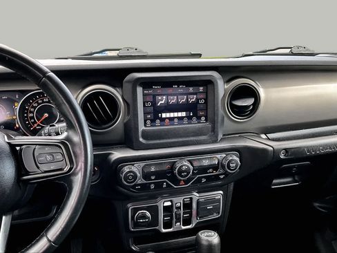 Used 2018 Jeep Wrangler Unlimited Sport S AWD/4WD image 7