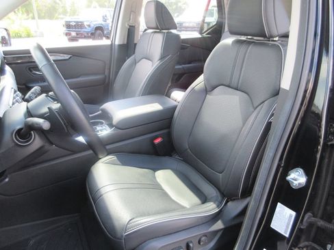 Used 2025 Honda Pilot Elite image 21