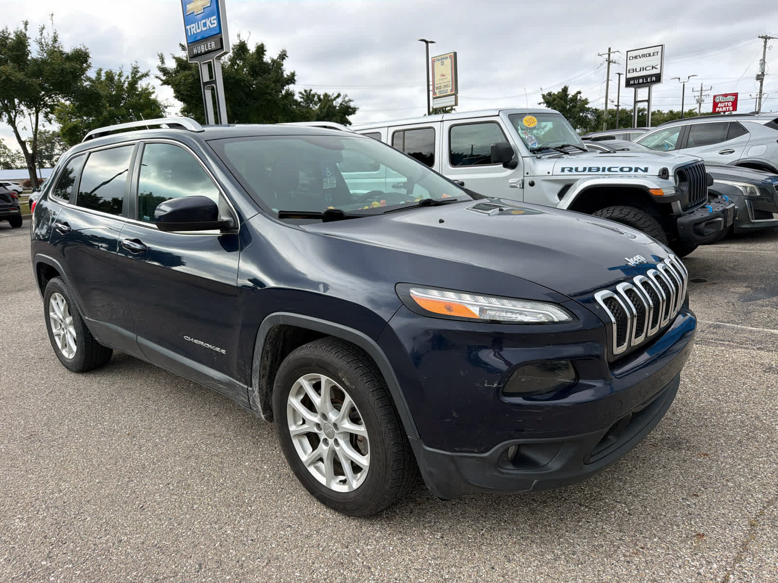 Used 2014 Jeep Cherokee Latitude w/ Cold Weather Group FWD image 3