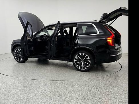 New 2026 Volvo XC90 T8 Plus w/ Protection Package Premier AWD/4WD image 12