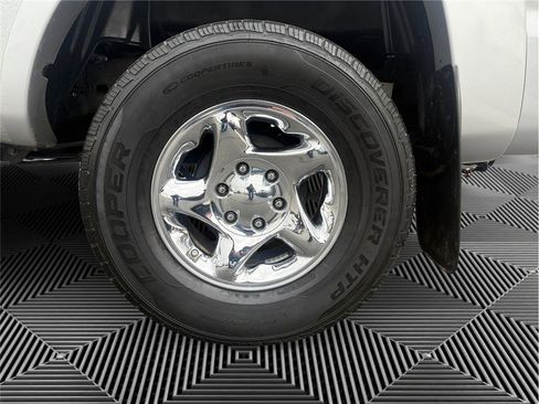 Used 2012 Toyota Tacoma 4x4 Access Cab V6 w/ SR5 Pkg image 15