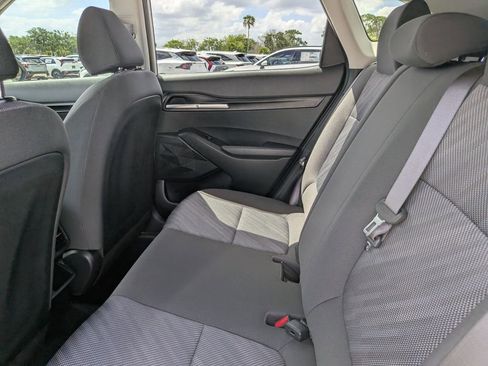 Certified 2025 Kia Seltos LX AWD/4WD image 18