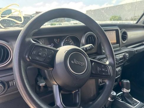 Used 2022 Jeep Wrangler Sport AWD/4WD image 10