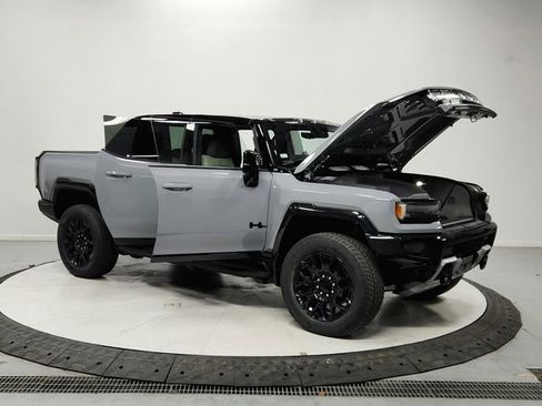 New 2026 GMC Hummer EV 4x4 Crew Cab w/ LPO, Dark Essentials Package image 9