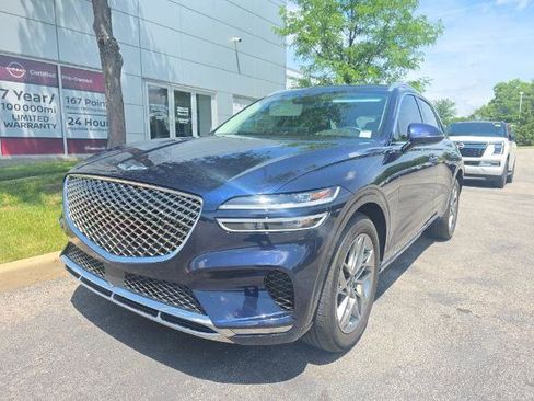 Used 2025 Genesis GV70 2.5T AWD/4WD image 3