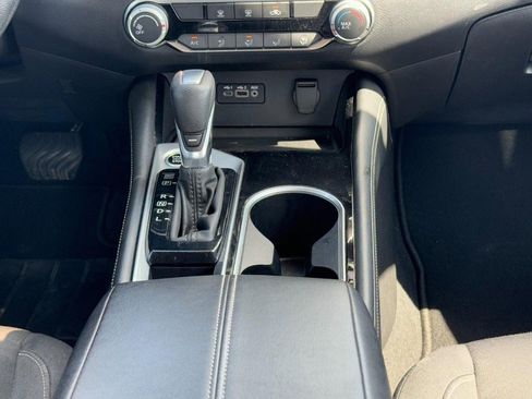 Used 2023 Nissan Altima 2.5 SV FWD image 16