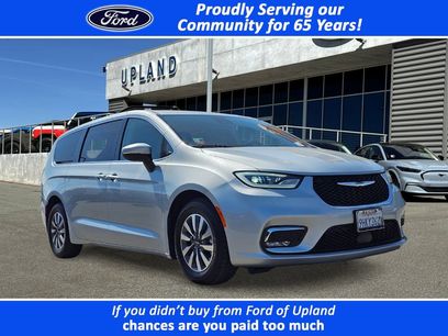 Used 2023 Chrysler Pacifica Touring-L