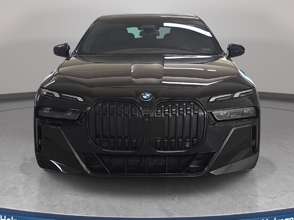 Certified 2023 BMW i7 xDrive60 AWD/4WD image 2