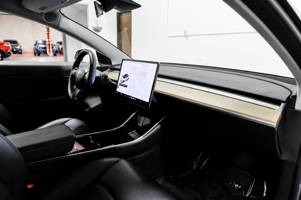 Used 2018 Tesla Model 3 Long Range RWD image 19