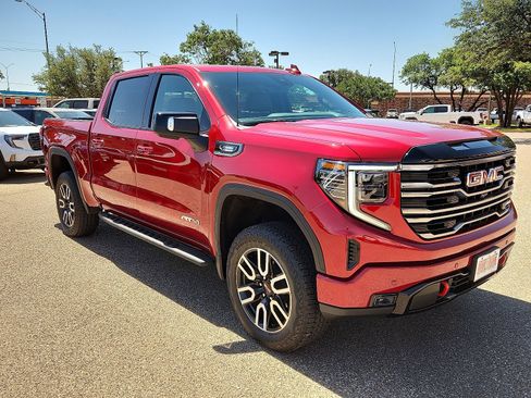 Used 2025 GMC Sierra 1500 AT4 w/ AT4 Premium Package AWD/4WD image 6