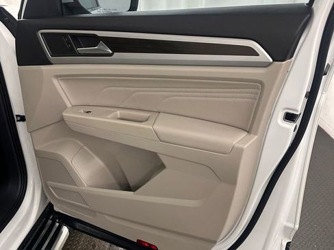Used 2021 Volkswagen Atlas SE AWD/4WD image 32