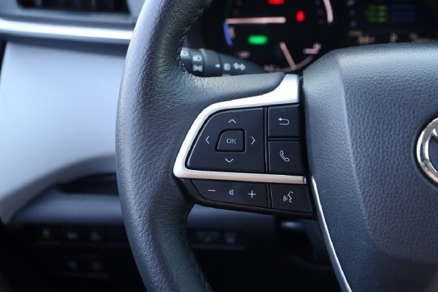 Used 2025 Toyota Sienna XLE w/ XLE Plus Package AWD/4WD image 15