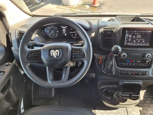 Used 2025 RAM ProMaster 2500 w/ Convenience Group FWD image 7