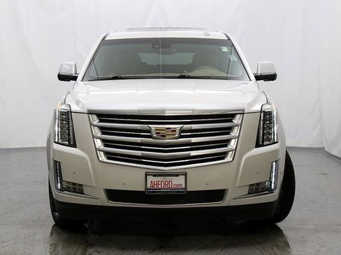 Used 2018 Cadillac Escalade ESV Platinum image 5
