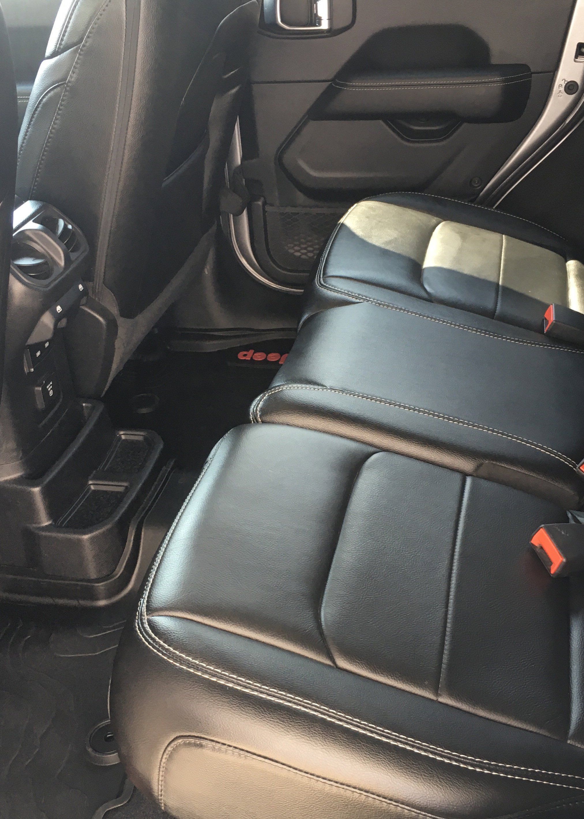 Used 2021 Jeep Wrangler Unlimited Sahara AWD/4WD image 8