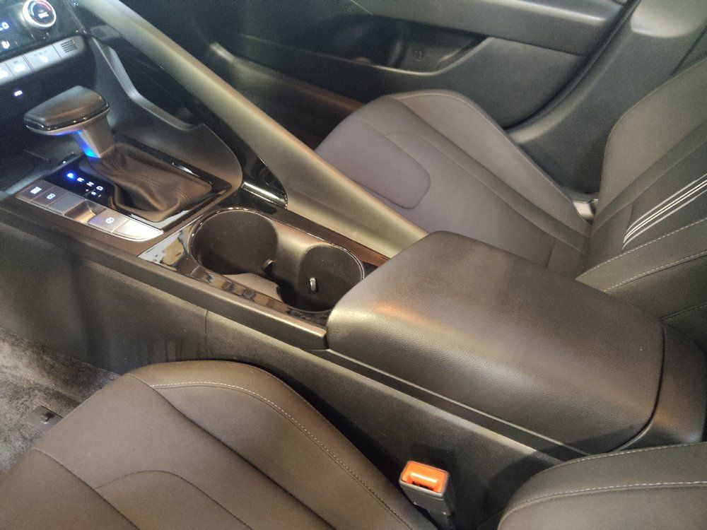 Used 2025 Hyundai Elantra SEL FWD image 26