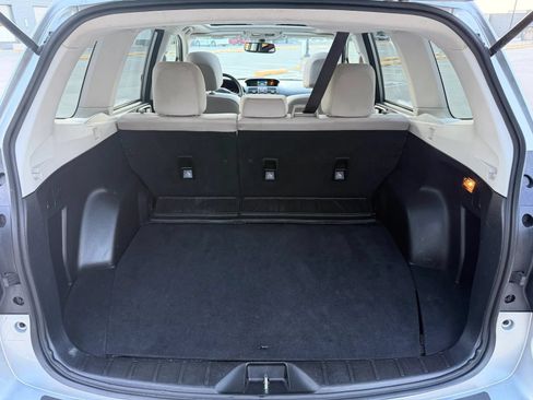 Used 2015 Subaru Forester 2.5i Premium w/ All-Weather Package AWD/4WD image 9