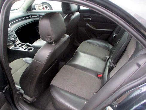 Used 2015 Chevrolet Malibu LT w/ Power Convenience Package image 9