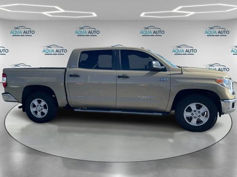 Used 2017 Toyota Tundra SR5 w/ SR5 Upgrade Package image 4