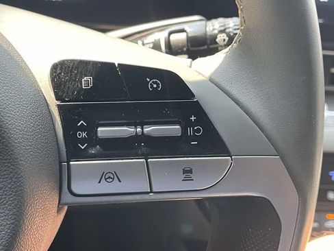Used 2023 Hyundai Elantra SEL w/ Convenience Package FWD image 22