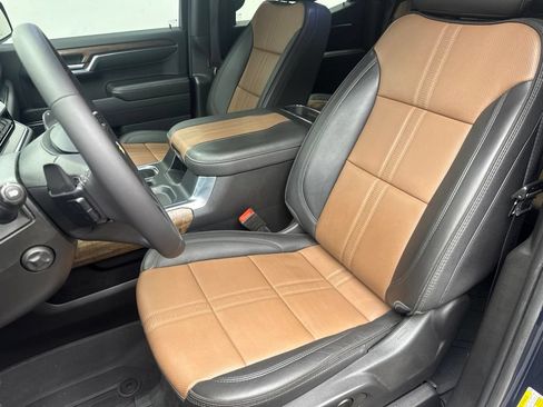 Used 2023 Chevrolet Silverado 1500 High Country w/ High Country Premium Package AWD/4WD image 20