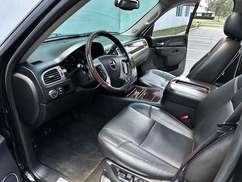 Used 2013 GMC Yukon XL Denali AWD/4WD image 17