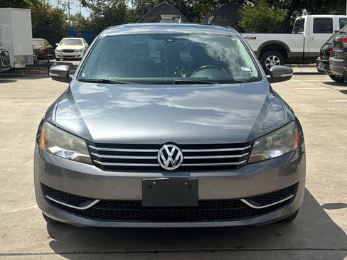 Used 2013 Volkswagen Passat 2.5 SE FWD image 2