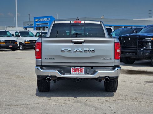 Used 2025 RAM 1500 Laramie AWD/4WD image 6