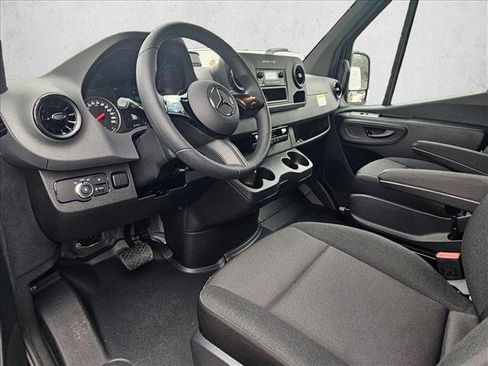 New 2025 Mercedes-Benz Sprinter 2500 image 3