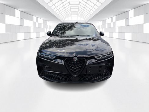 Used 2024 Alfa Romeo Tonale Veloce w/ Active Assist Package AWD/4WD image 2