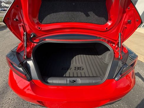 Used 2025 Toyota GR86 Premium w/ Performance Package image 29