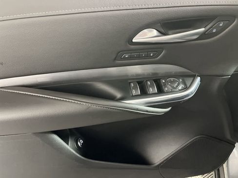 Used 2025 Cadillac XT4 Premium Luxury image 13